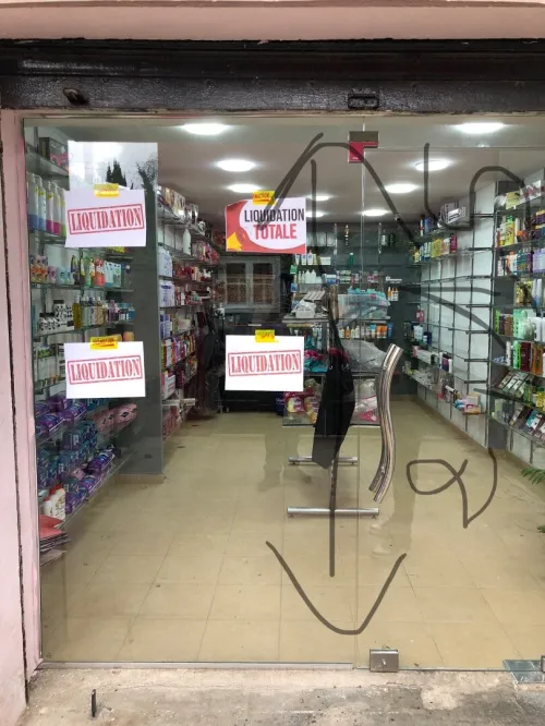 Vitrine et porte en verre 