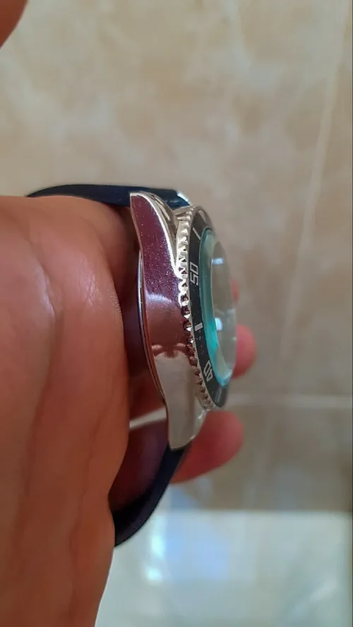 ساعات للبيع