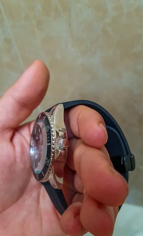 ساعات للبيع