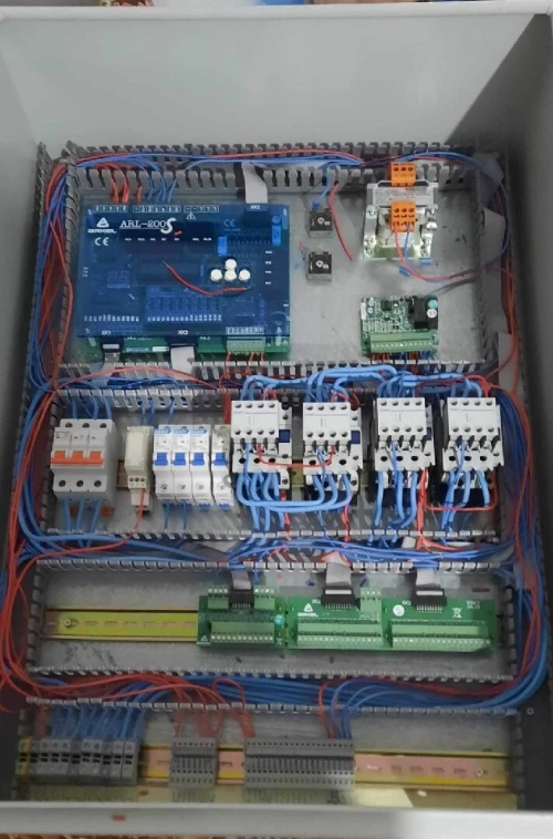 Électricien bâtiment et industrie 