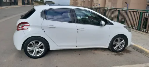 Peugeot 208 2014 Allure