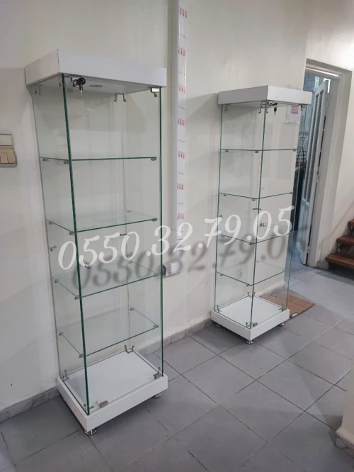 Vitrine et présentoir d'exposition en verre 