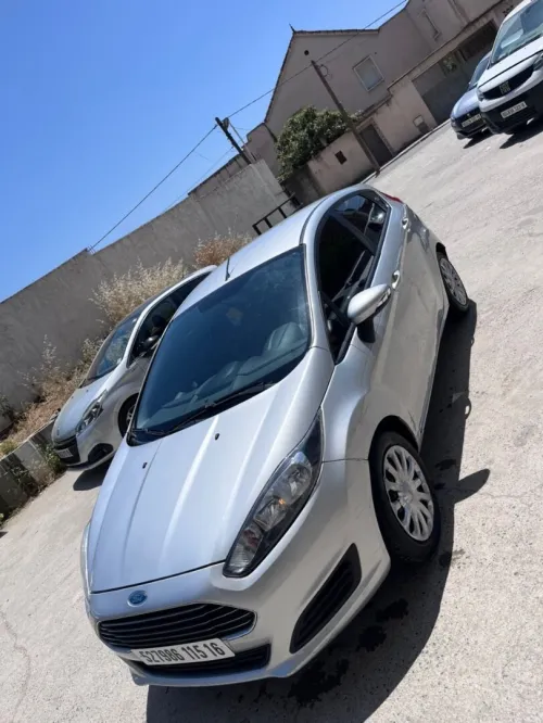Ford Fiesta 2015 Titanium 
