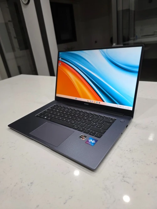 Honor magicbook Ryzen 5 produit neuf jamais Utilisée