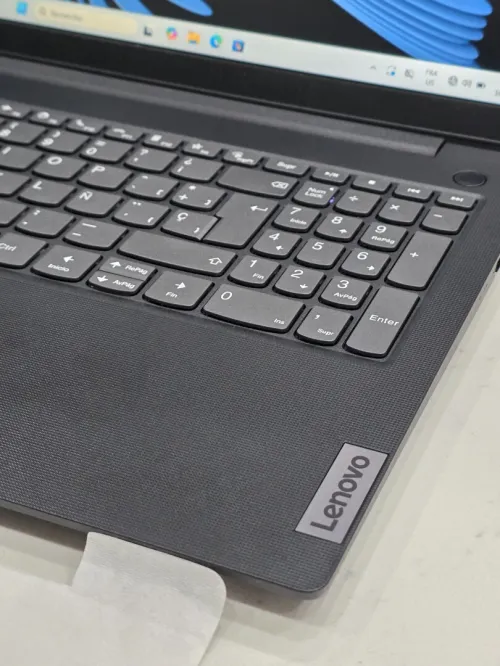 Lenovo V15 i5 13th Gen 15.6"pouces 512/16