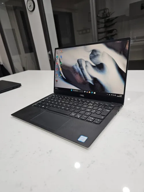 Dell XPS i7 8th gen 13.3"Pouces 512/16