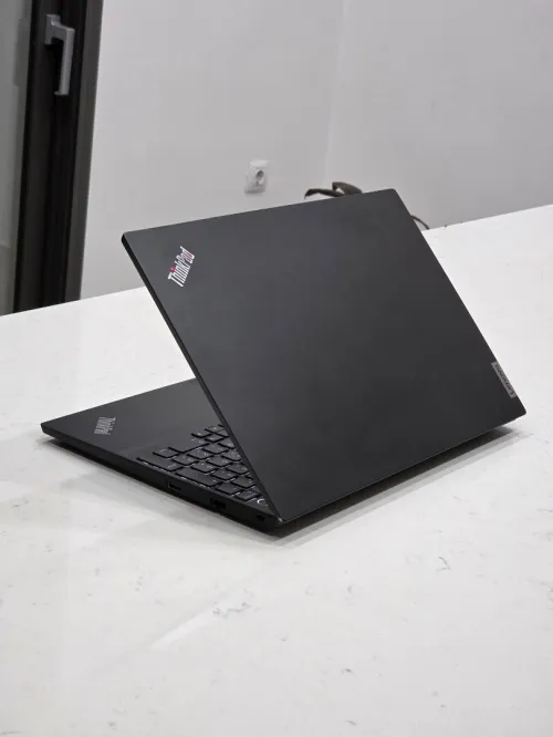 Lenovo thinkpad i5 12th 15.6"pouces