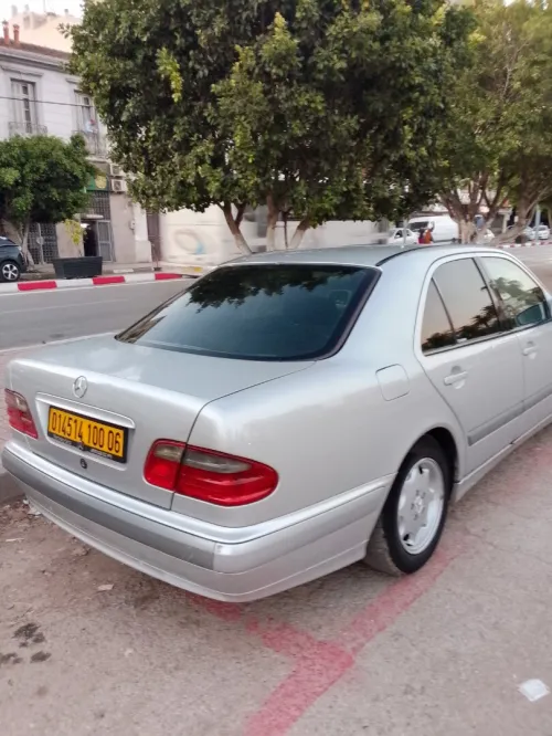 Mercedes Classe E 2000 W210