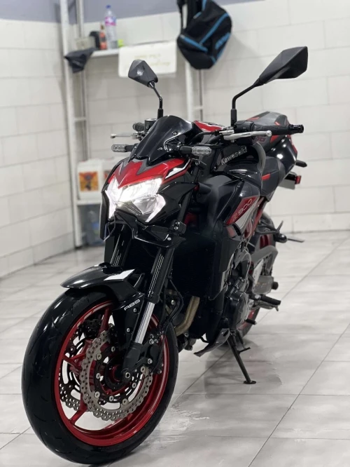Kawasaki Z900 125 ch 2024