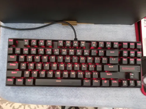 Pc gamer Rmdan jbto ryzan 5 5600 pro AMD 16 ram 256 SSD boîtier raid max clavier casque souris B450