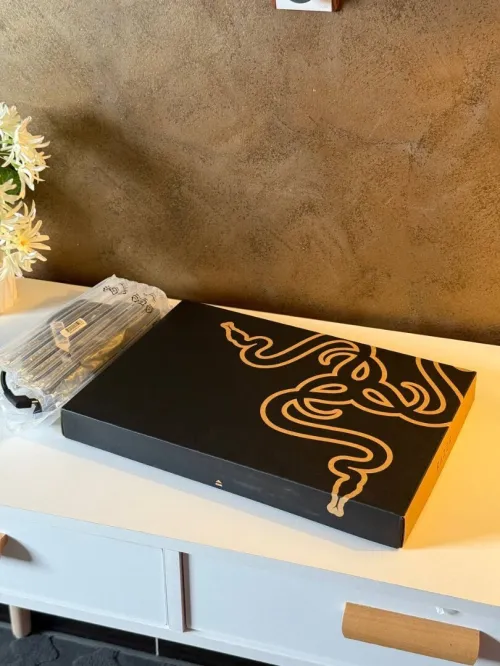 Razer Blade 16"
