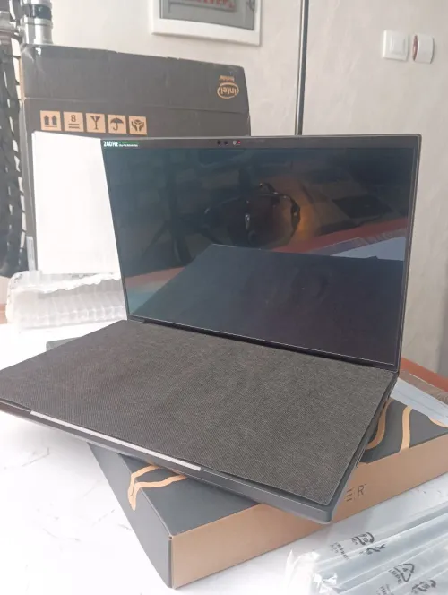 Razer Blade 16"