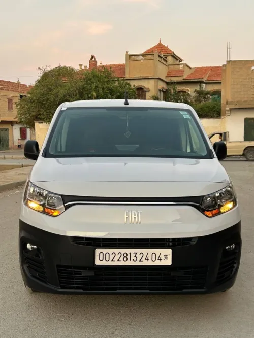 Fiat Doblo 2024 2places