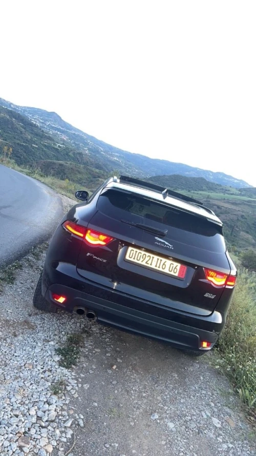 Jaguar F pace 2016 
