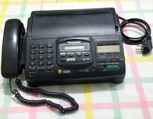 VENDS TÉL/FAX PANASONIC (EN PANNE).