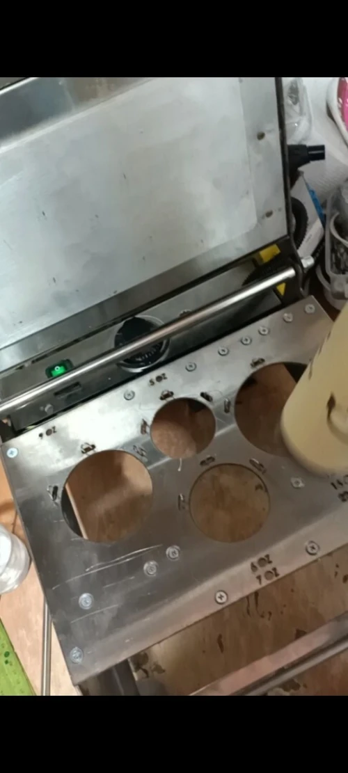 Machine operculeuse soudeuse de goblets et barquttes 