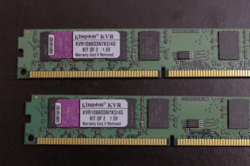 Mémoire RAM CORSAIR et KINGSTON