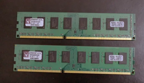 Mémoire RAM CORSAIR et KINGSTON