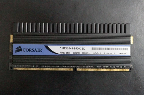 Mémoire RAM CORSAIR et KINGSTON