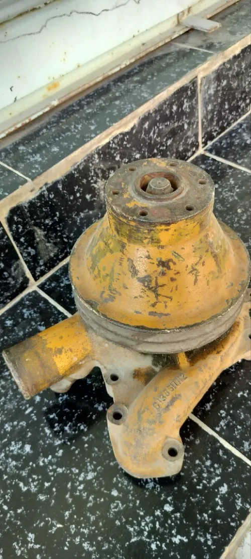 POMPE À EAU POUR KOMATSU 6D105