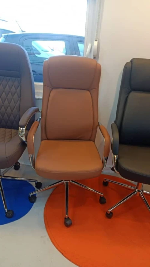 CHAISES
