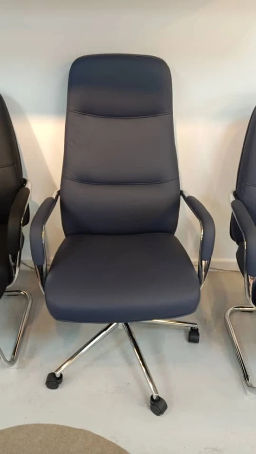 CHAISES