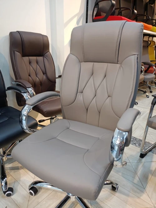 CHAISES