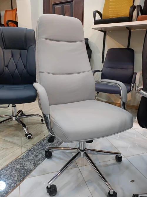 CHAISES