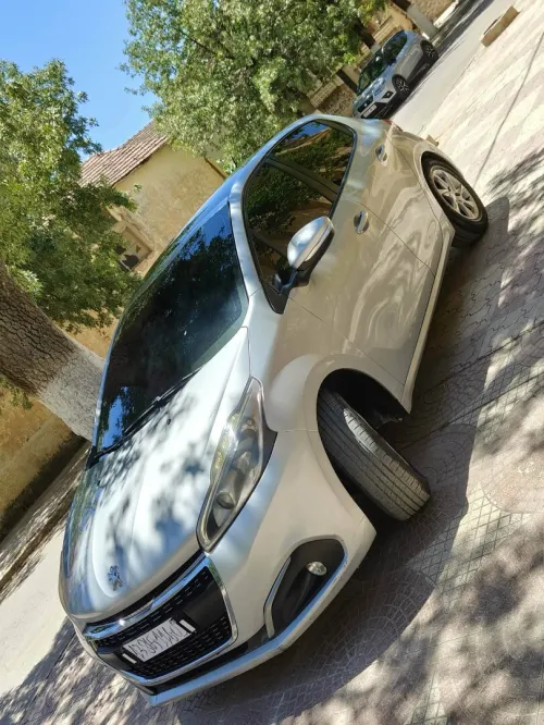 Peugeot 208 2016 Allure Facelift