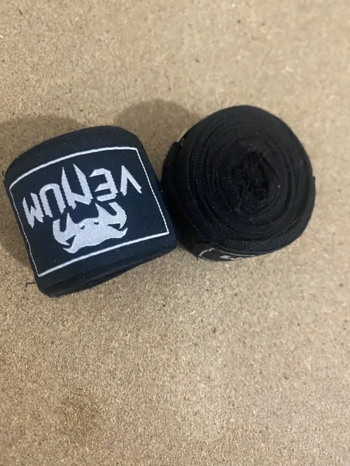 اربطة اليد (hand wraps)
