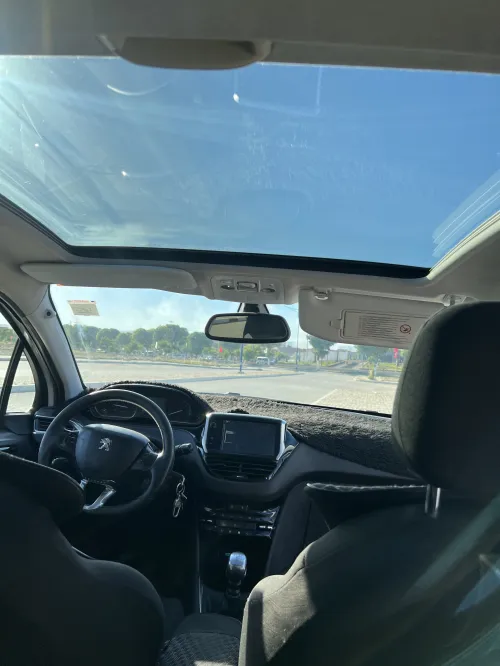 Peugeot 208 2012 