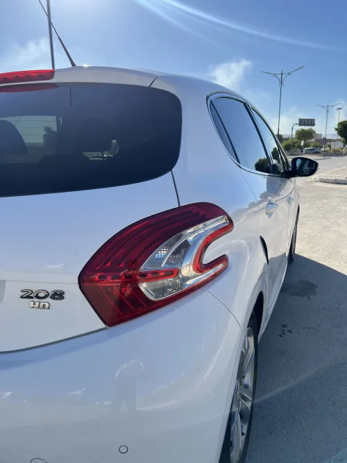 Peugeot 208 2012 