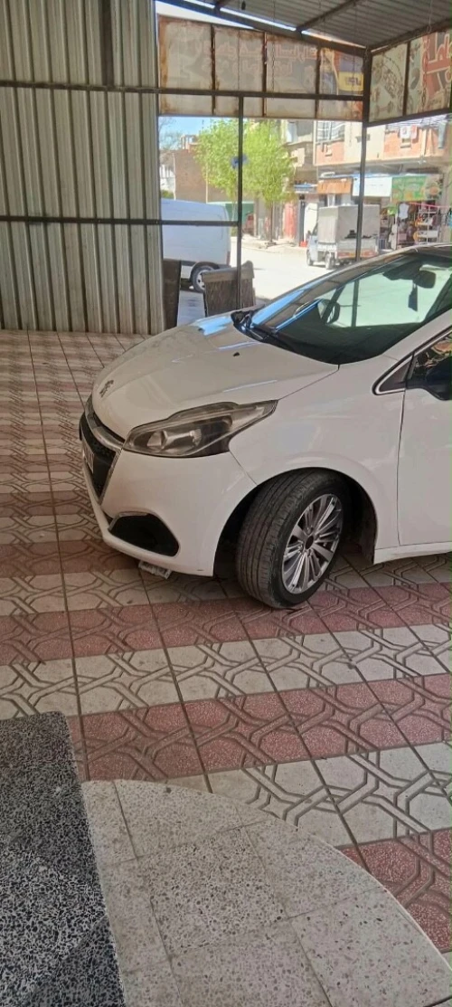 Peugeot 208 2018 Allure Facelift