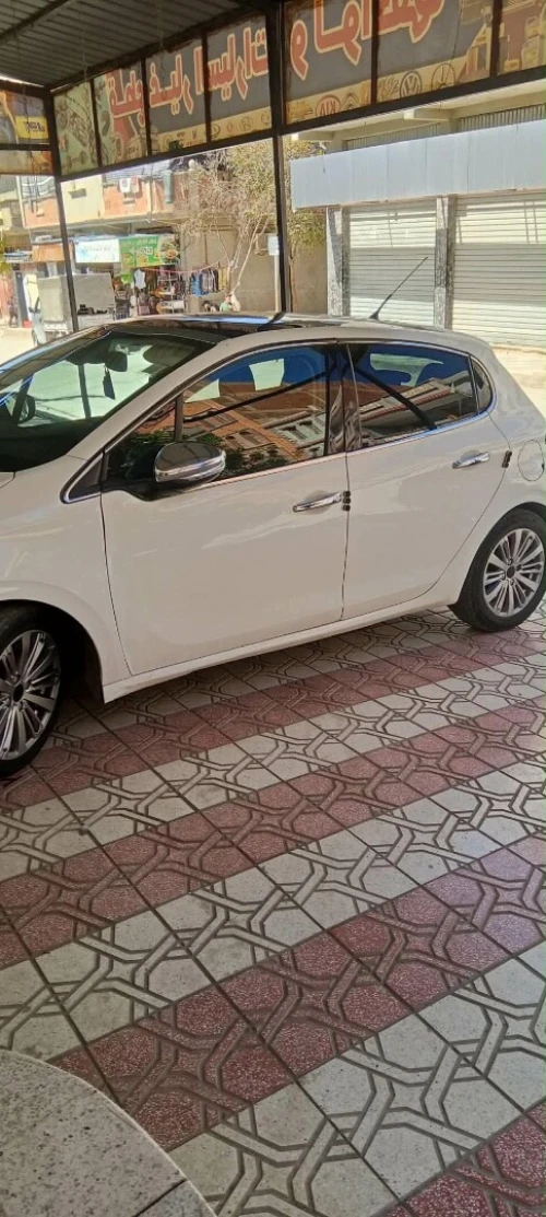 Peugeot 208 2018 Allure Facelift