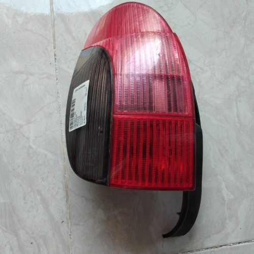 feu arriere gauche peugeot 306 break