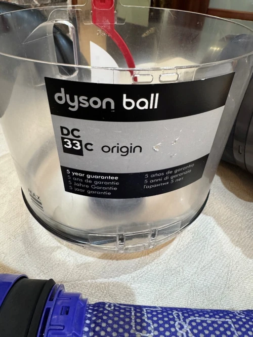 Aspirateur Dyson ball DC33