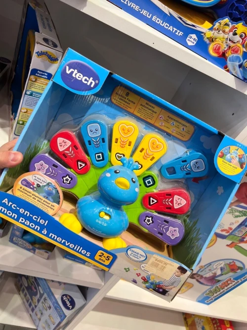 Un lot de jouets européen