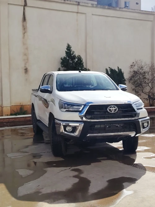 Toyota HILUX OMANI 2025 FULL OPTION