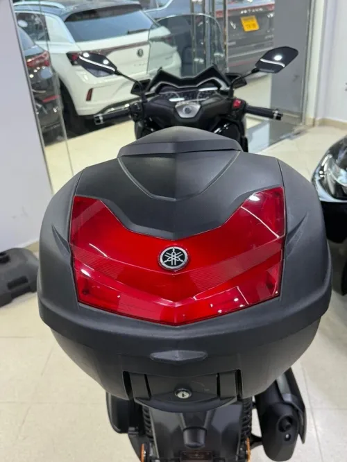 Yamaha Xmax 2023