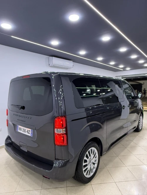 Peugeot Traveller 2026 