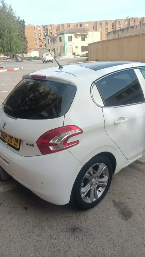 Peugeot 208 2015 Allure