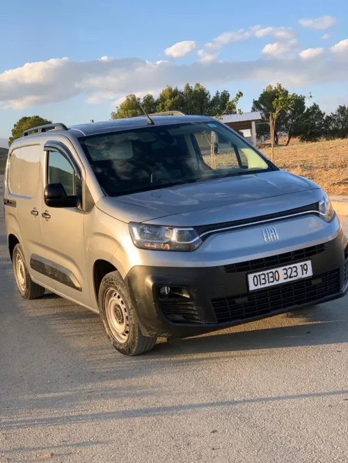 Fiat Doblo 2023 Gris