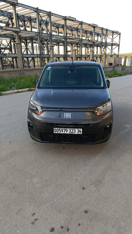 Fiat Doblo 2023 Italie