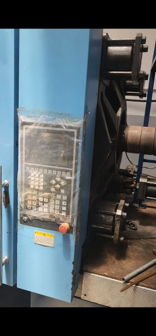 Machine injection de plastique 