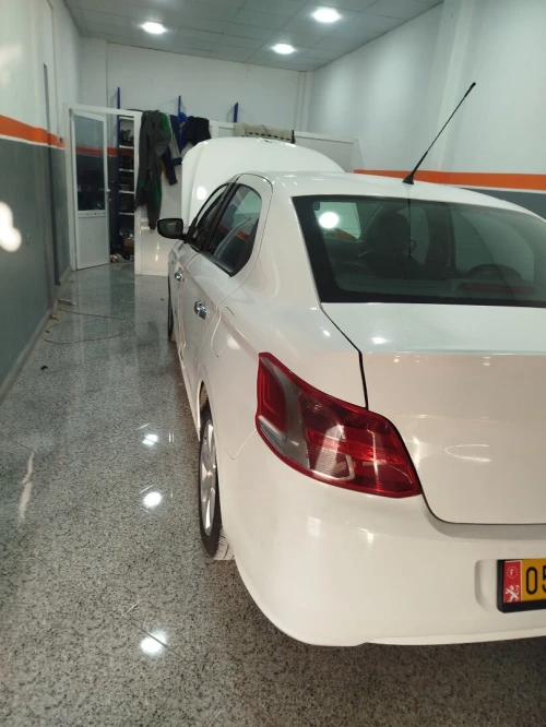Peugeot 301 2014 Buk lux