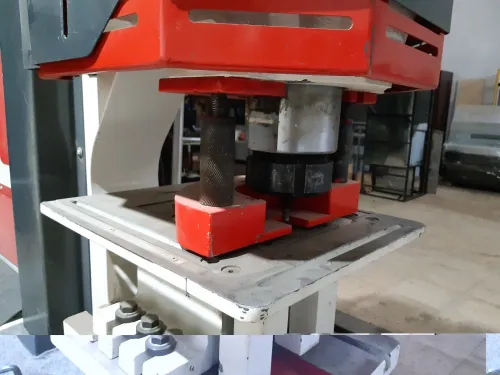 Poinçonneuse hydraulique