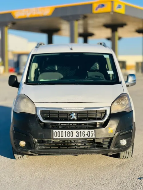 Peugeot B9 2016 