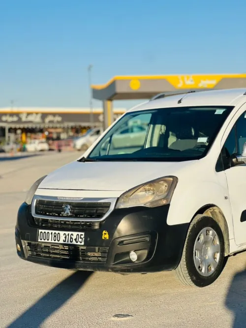 Peugeot B9 2016 