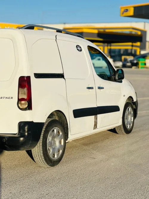 Peugeot B9 2016 