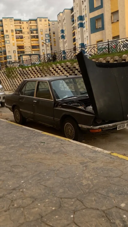 BMW Série 5 1981 E12 518